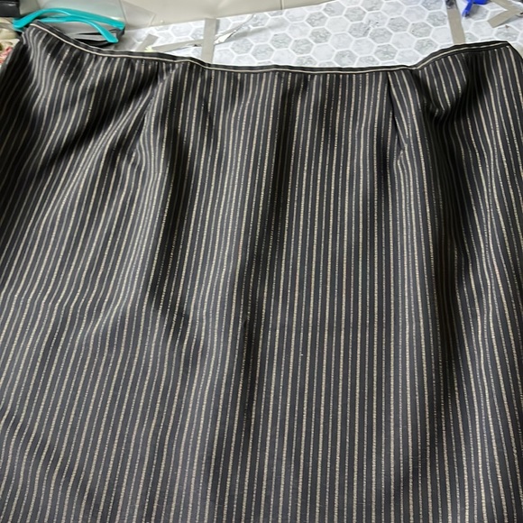 Anna Maxwell 30W Black Gold Striped Zip Up Skirt - Picture 4 of 5
